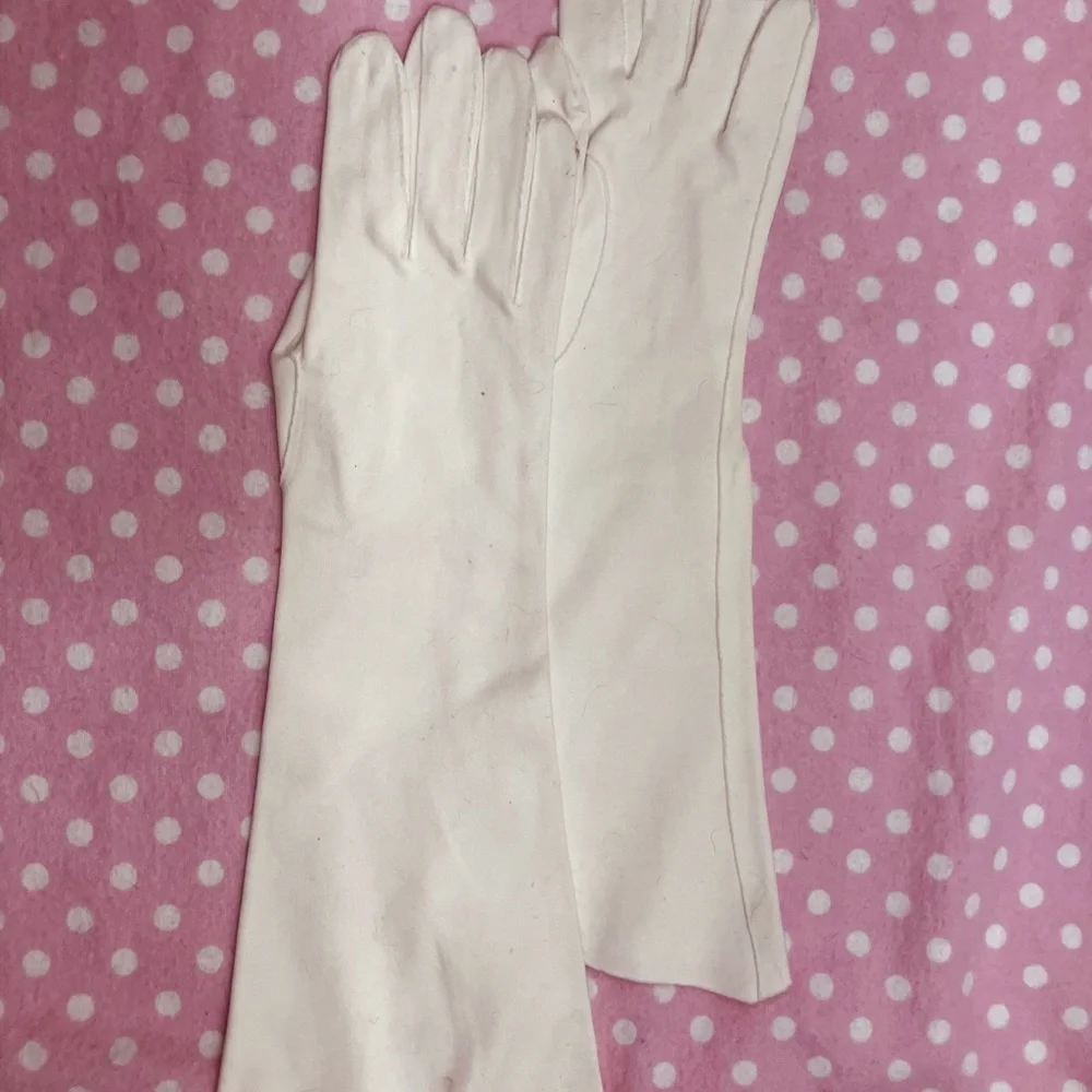 Vintage Cream Gloves 7 1/2